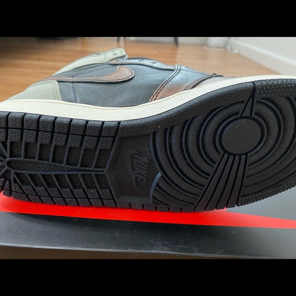 Nike Air Jordan 1 Retro High OG Patina - Picture 10 of 15